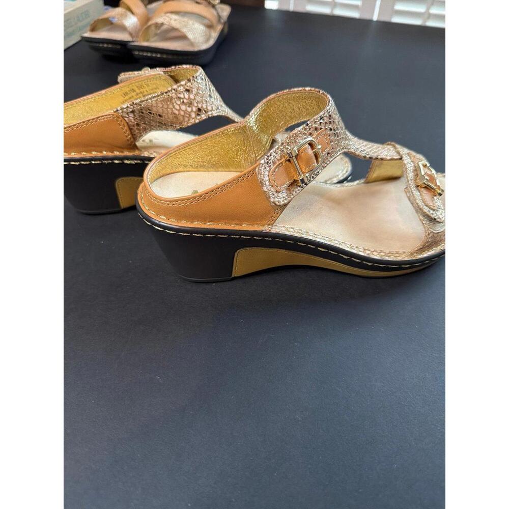 Alegria‎ Lara LAR-758 Wedge  Gold Snakeskin Leather Sandal Euro 37 US 7/7.7 - Picture 4 of 6